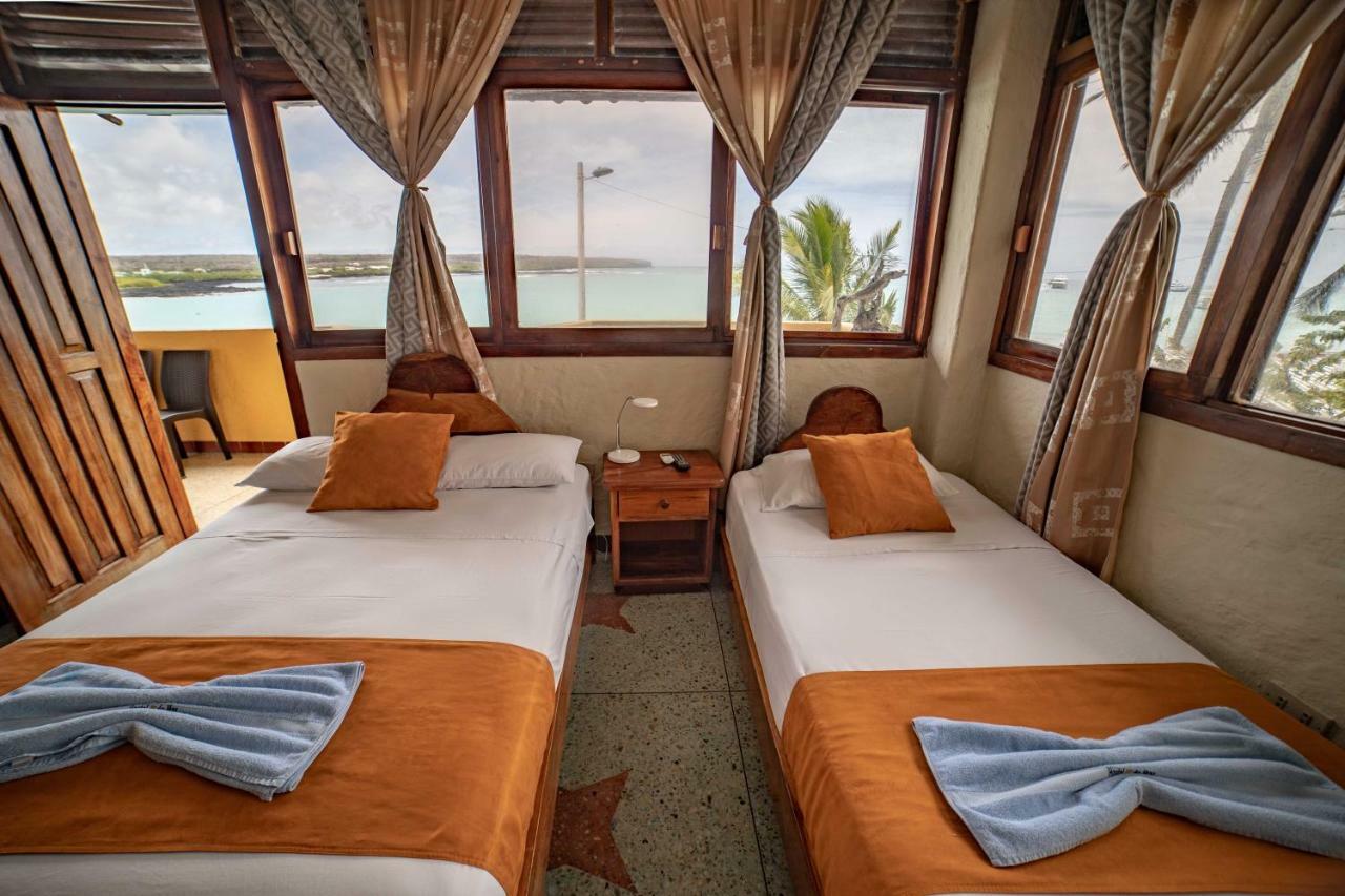 Hostal Estrella De Mar Puerto Ayora  Bagian luar foto