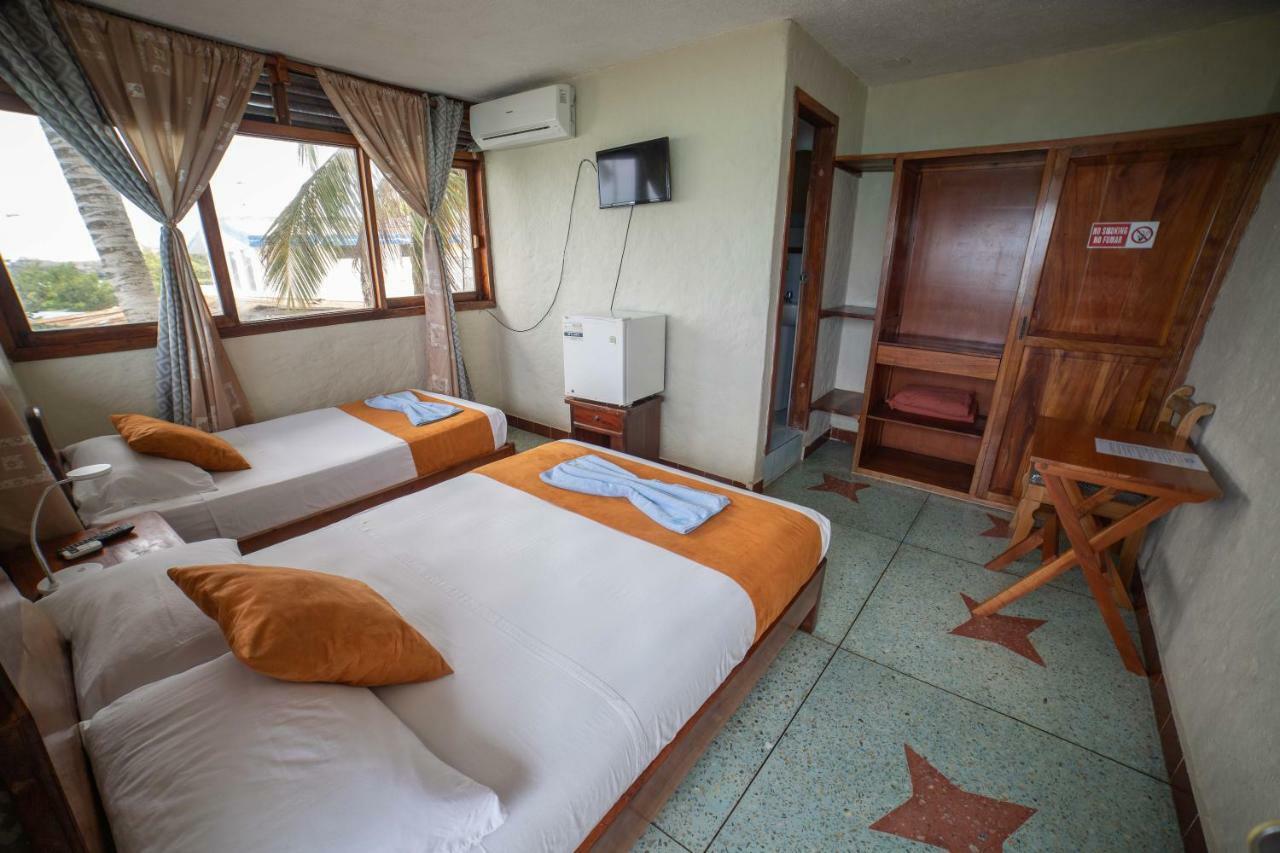 Hostal Estrella De Mar Puerto Ayora  Bagian luar foto