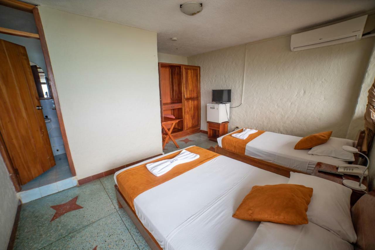 Hostal Estrella De Mar Puerto Ayora  Bagian luar foto