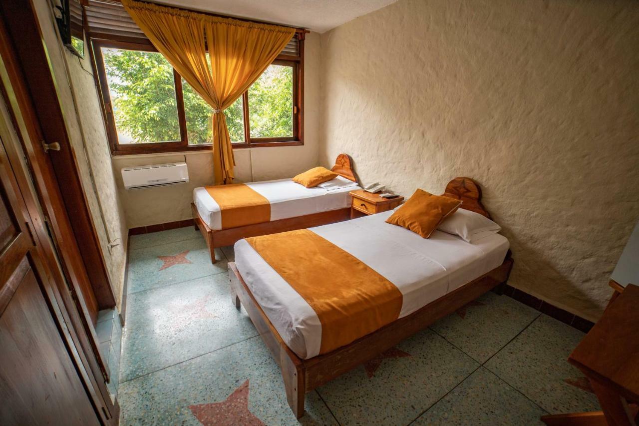 Hostal Estrella De Mar Puerto Ayora  Bagian luar foto