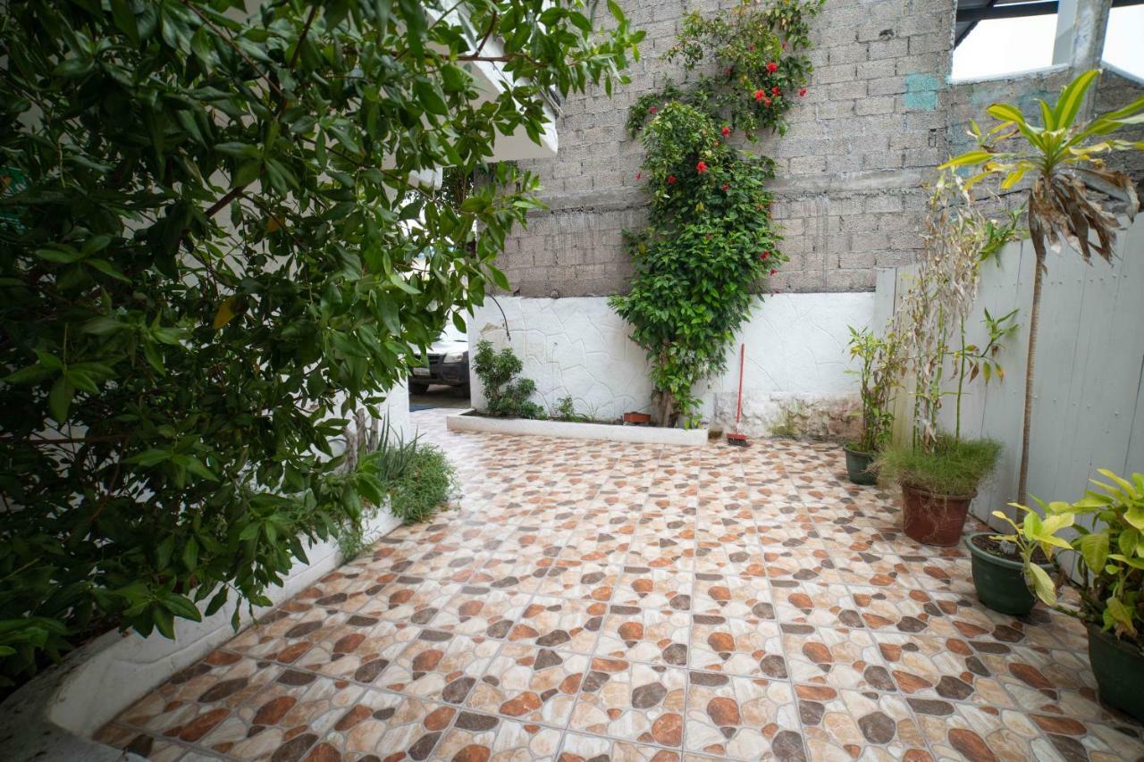 Hostal Estrella De Mar Puerto Ayora  Bagian luar foto