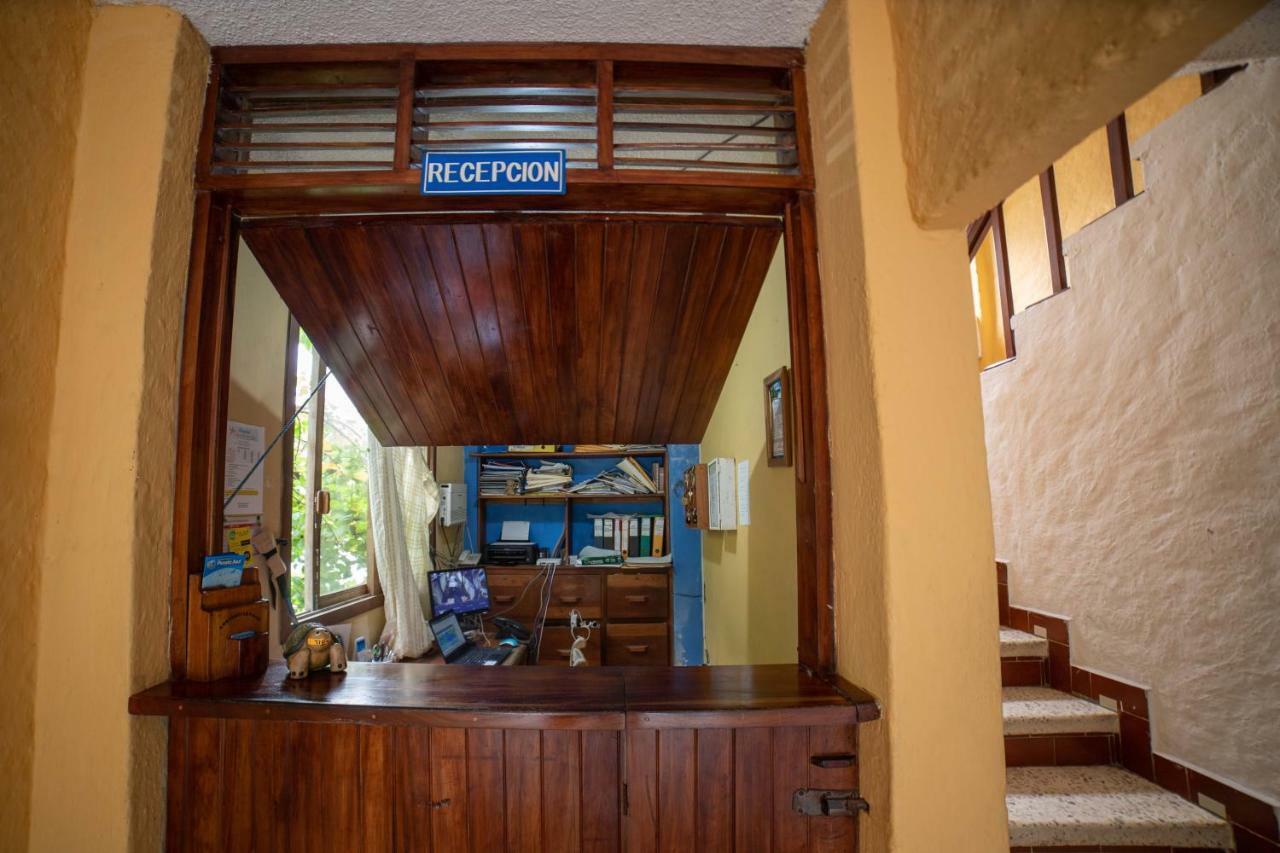 Hostal Estrella De Mar Puerto Ayora  Bagian luar foto